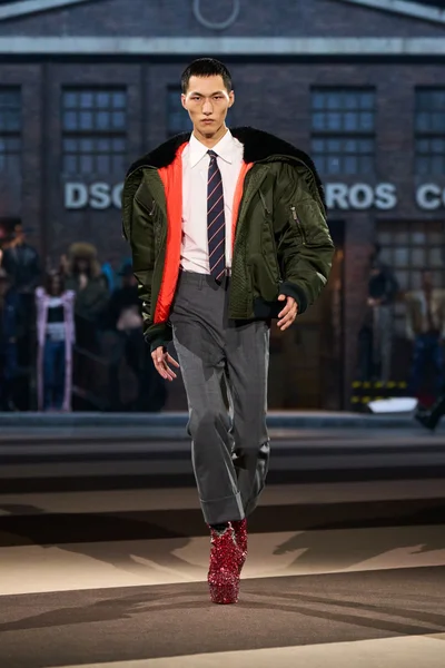 Look 28